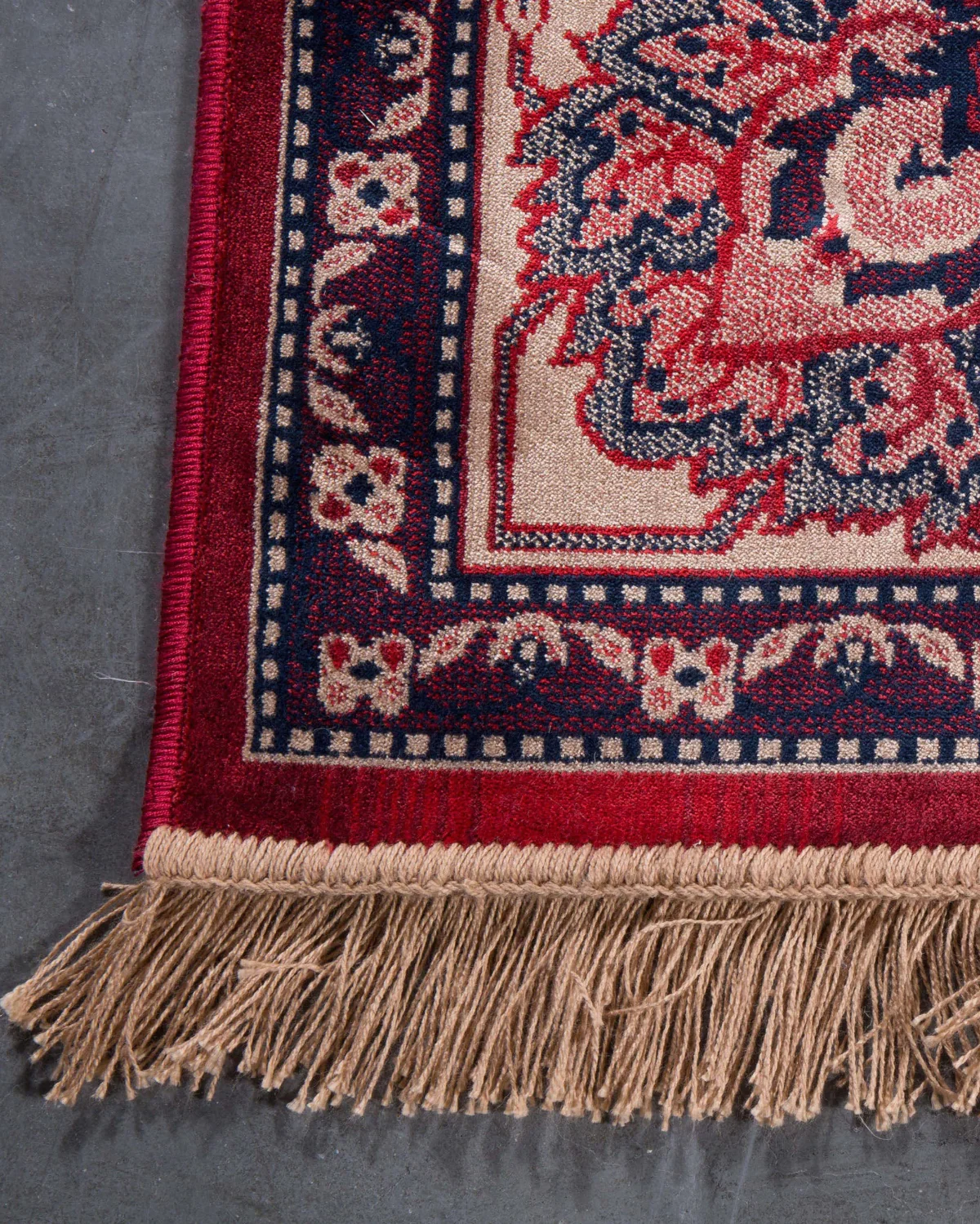 Carpet Bid Red- Medium - Image 4