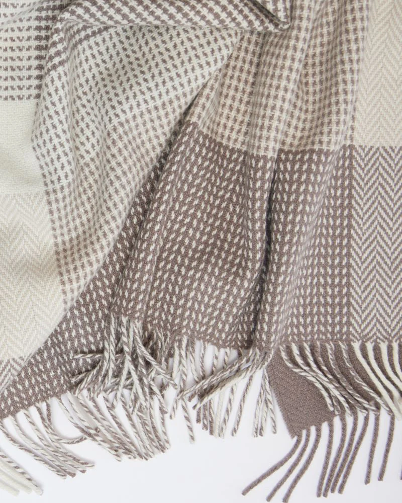 Foxford Dún Briste Cashmere and Lambswool Throw - Image 3