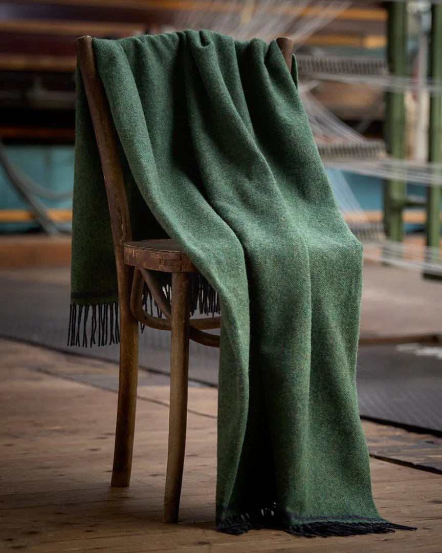 Foxford Eoghan Lambswool Throw - Image 4