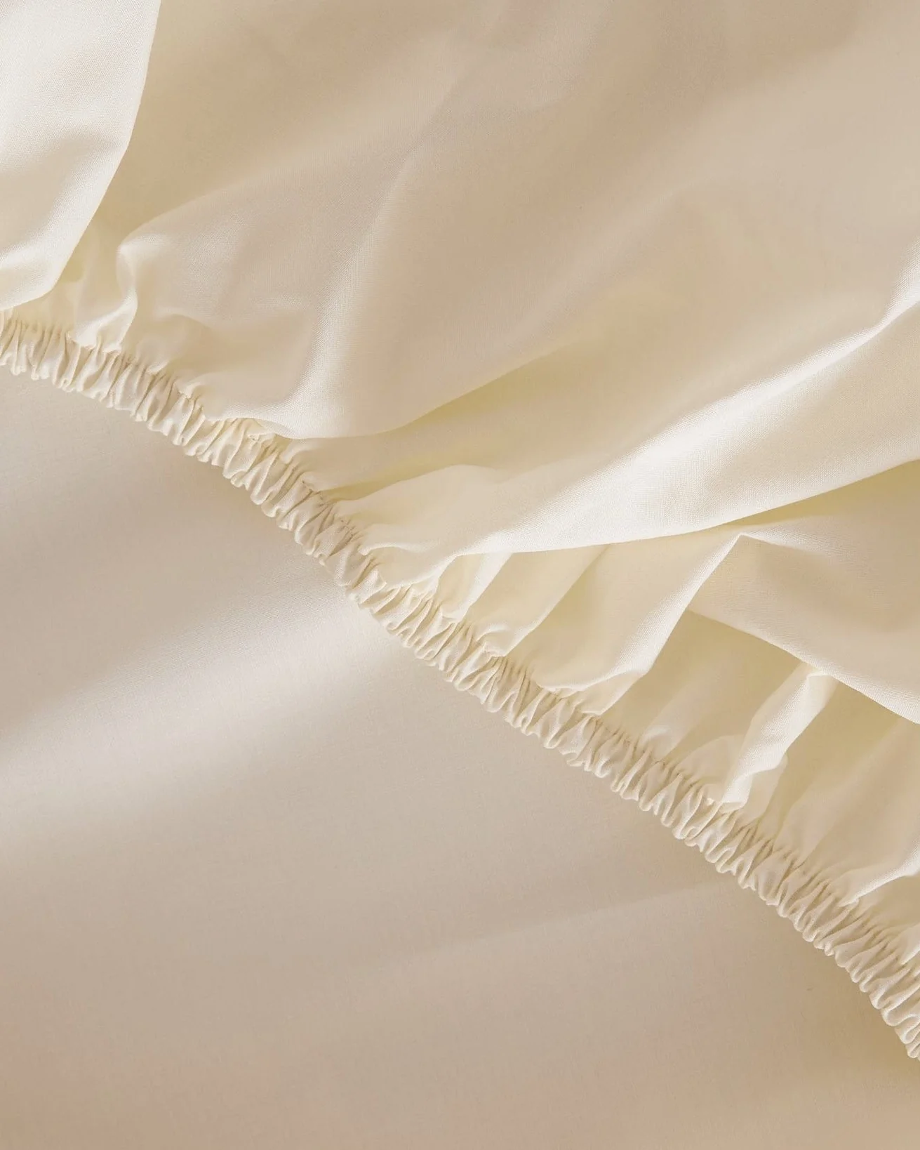 Foxford Evelyn Buttermilk Fitted Sheet - Image 2