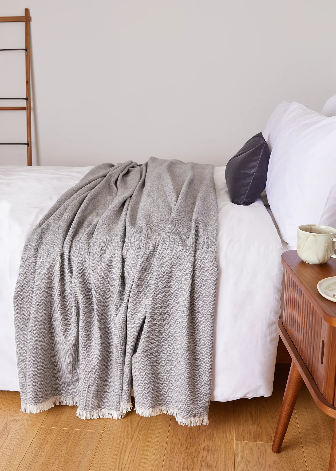 Foxford Extra-Large Lambswool Throw- Grey - Image 4