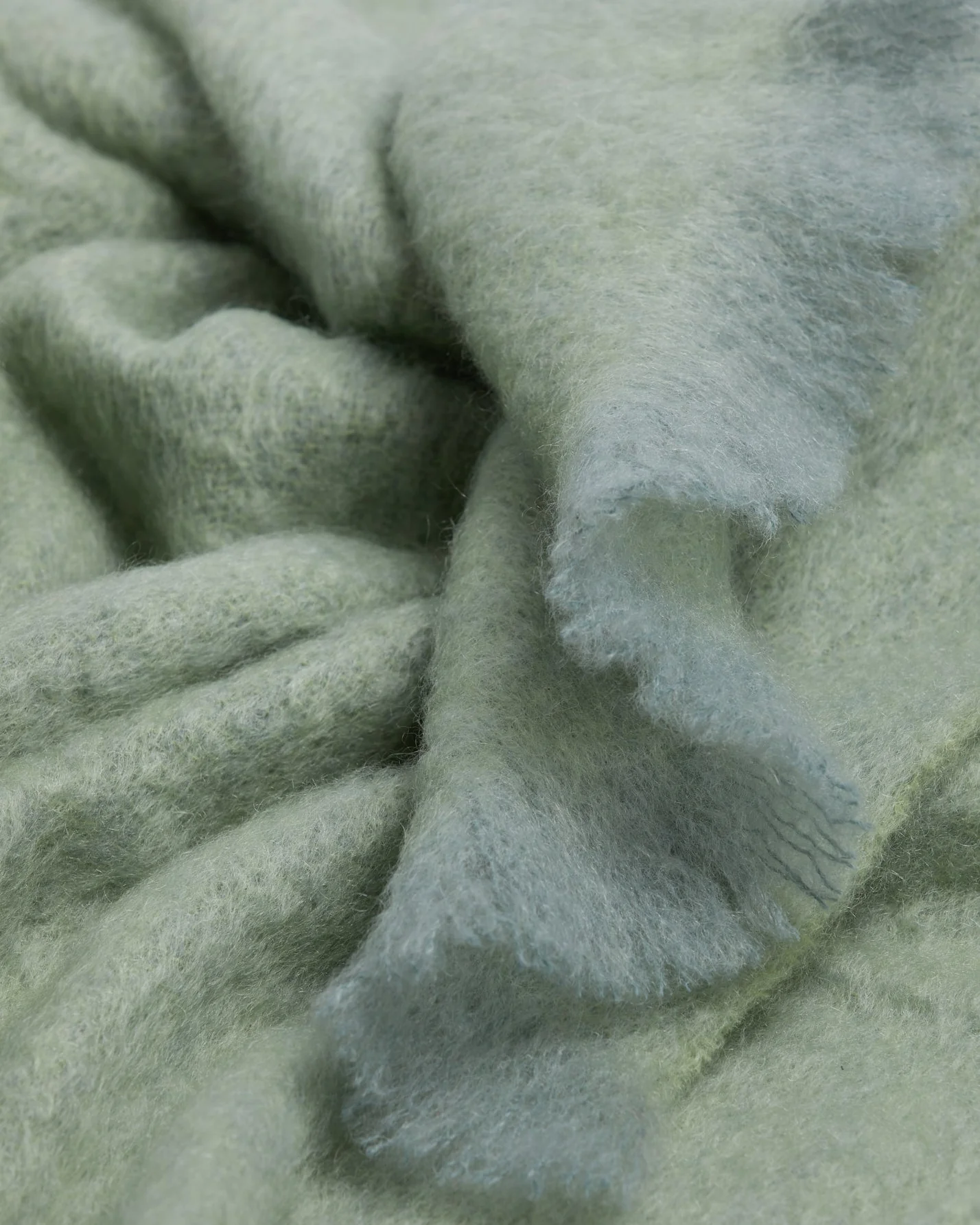 Foxford Hibernia Mohair Throw - Image 2