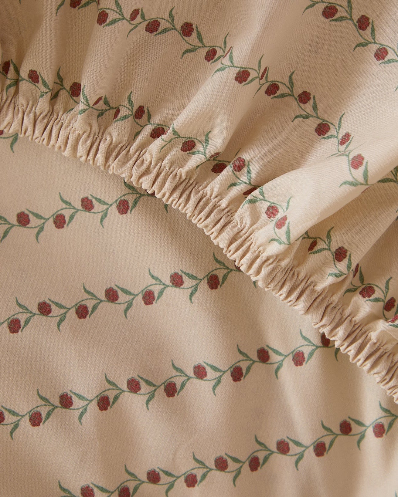 Foxford Rose Fitted Sheet - Image 2