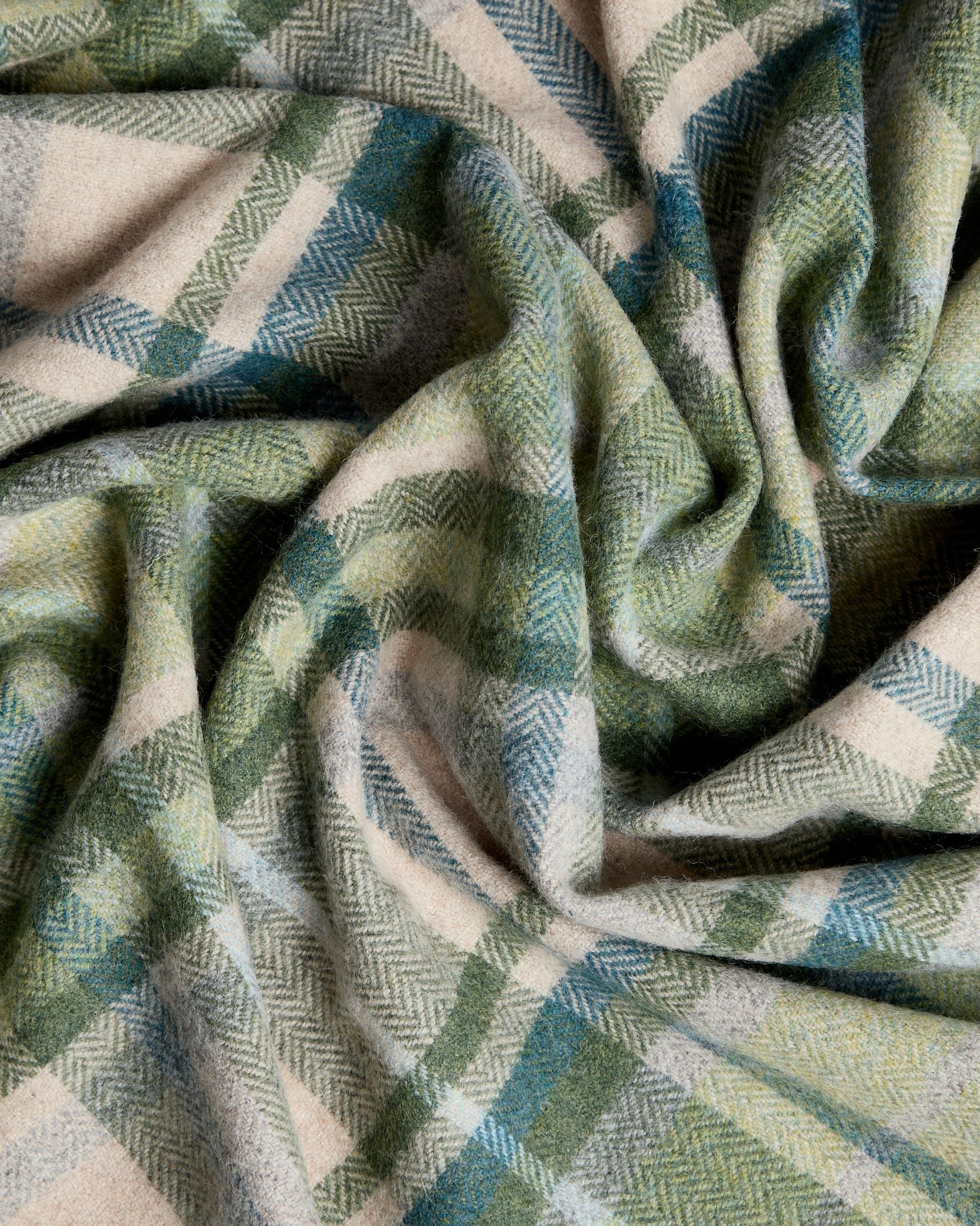 Foxford Slieveboy Lambswool Throw - Image 2