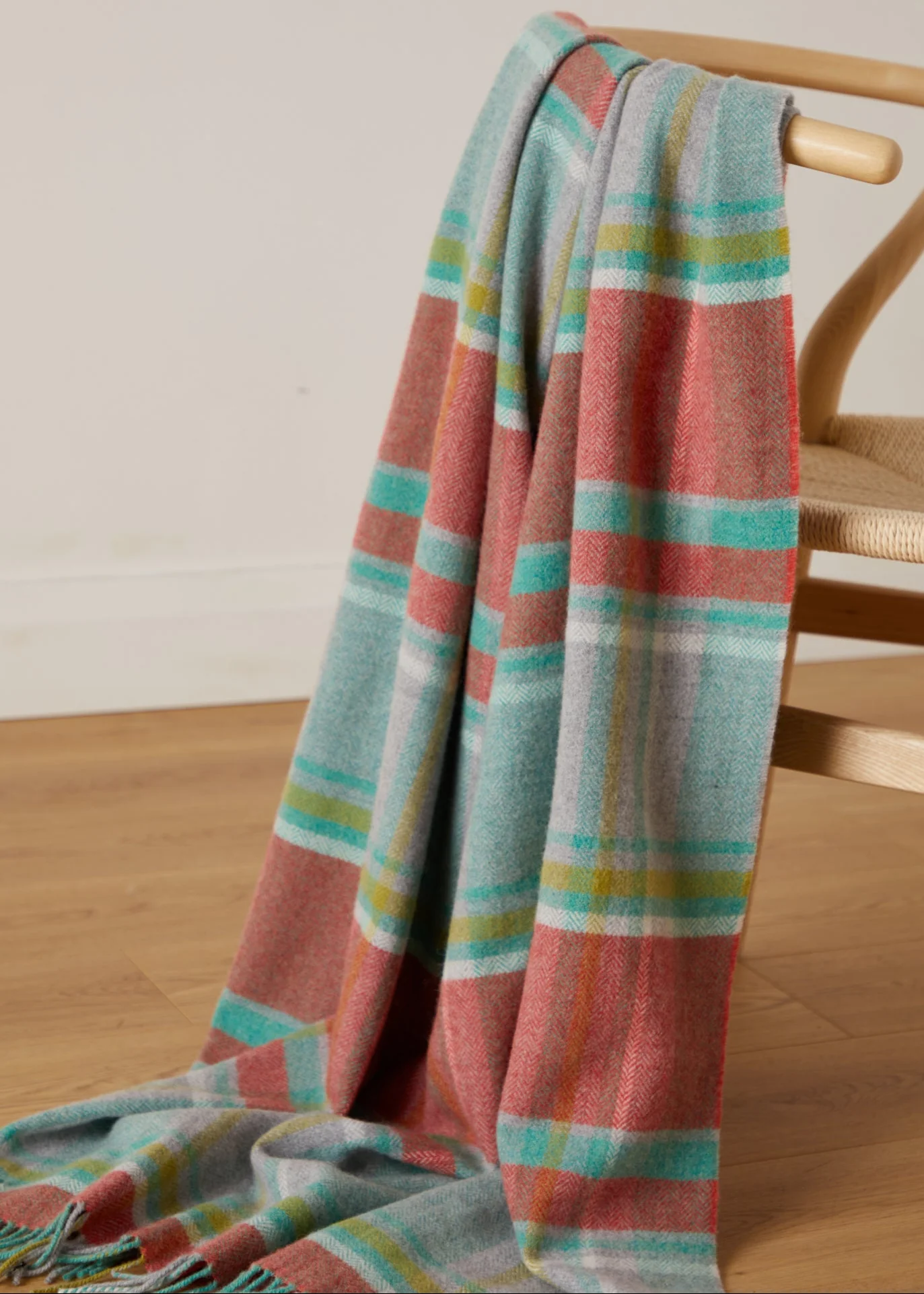Foxford Spraoi Lambswool Throw