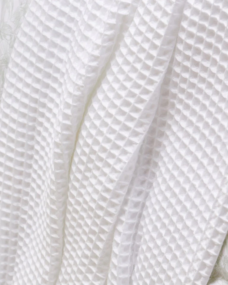 Foxford White Honeycomb Throw - Image 3