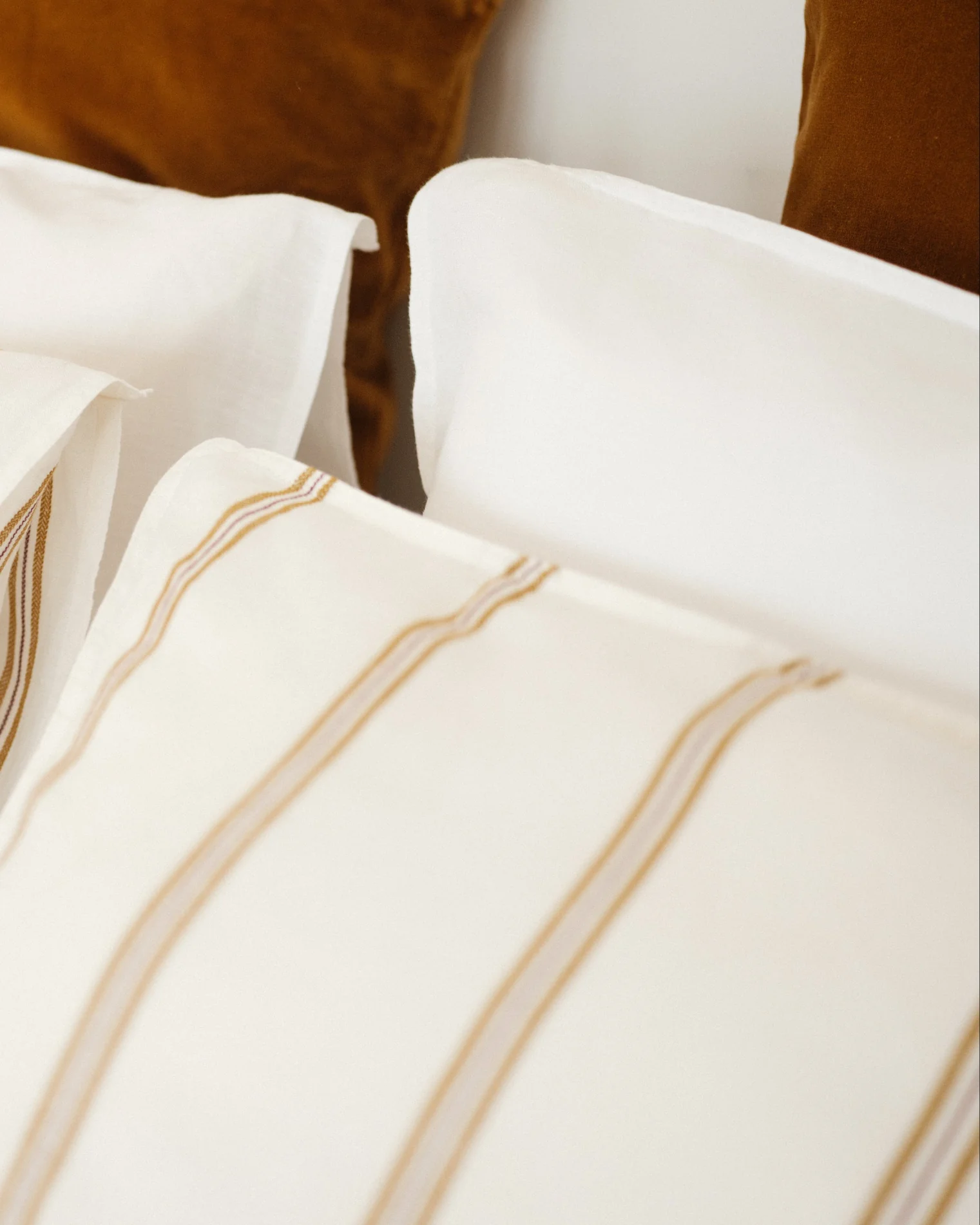 Foxford White Linen Blend Pillowcase Set - Image 3