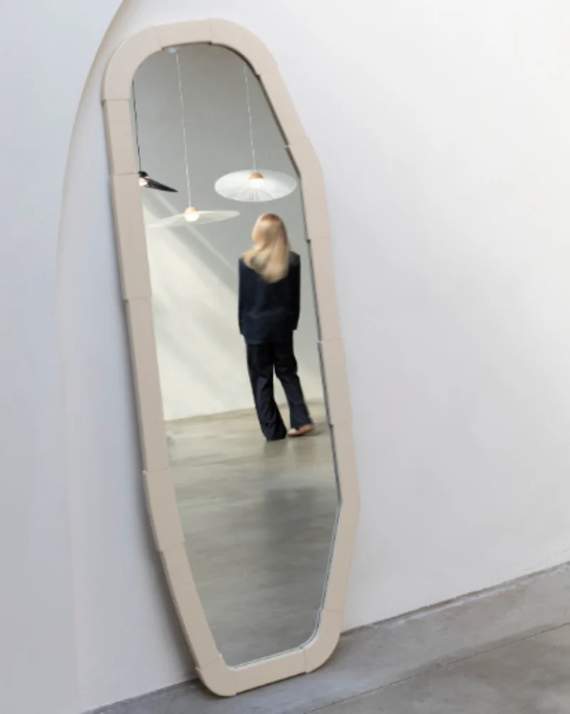 Mirror Reverse - Image 2