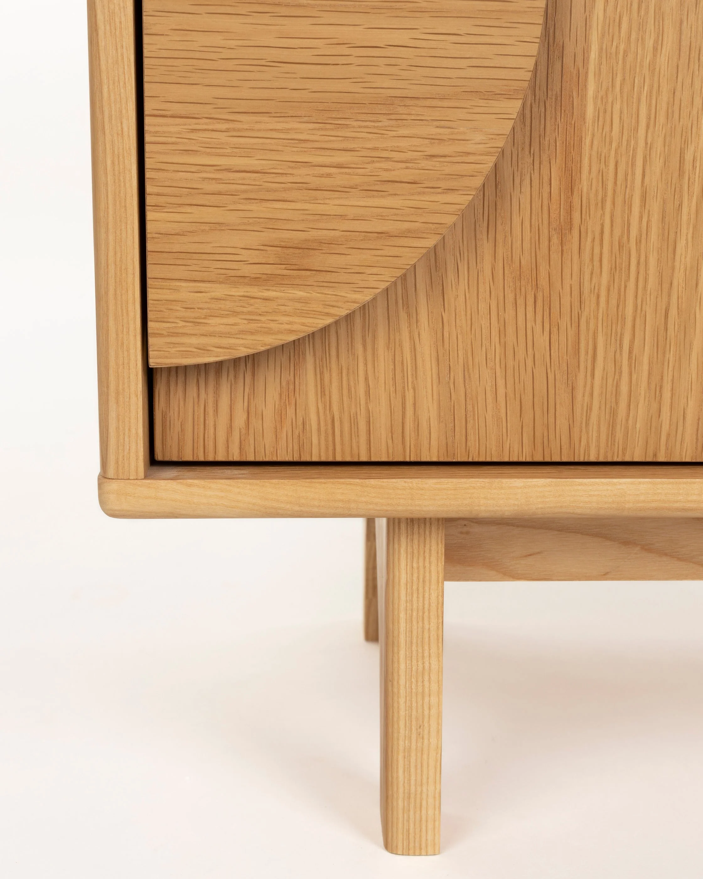 Sideboard Groove 3 Door- Natural Oak - Image 3