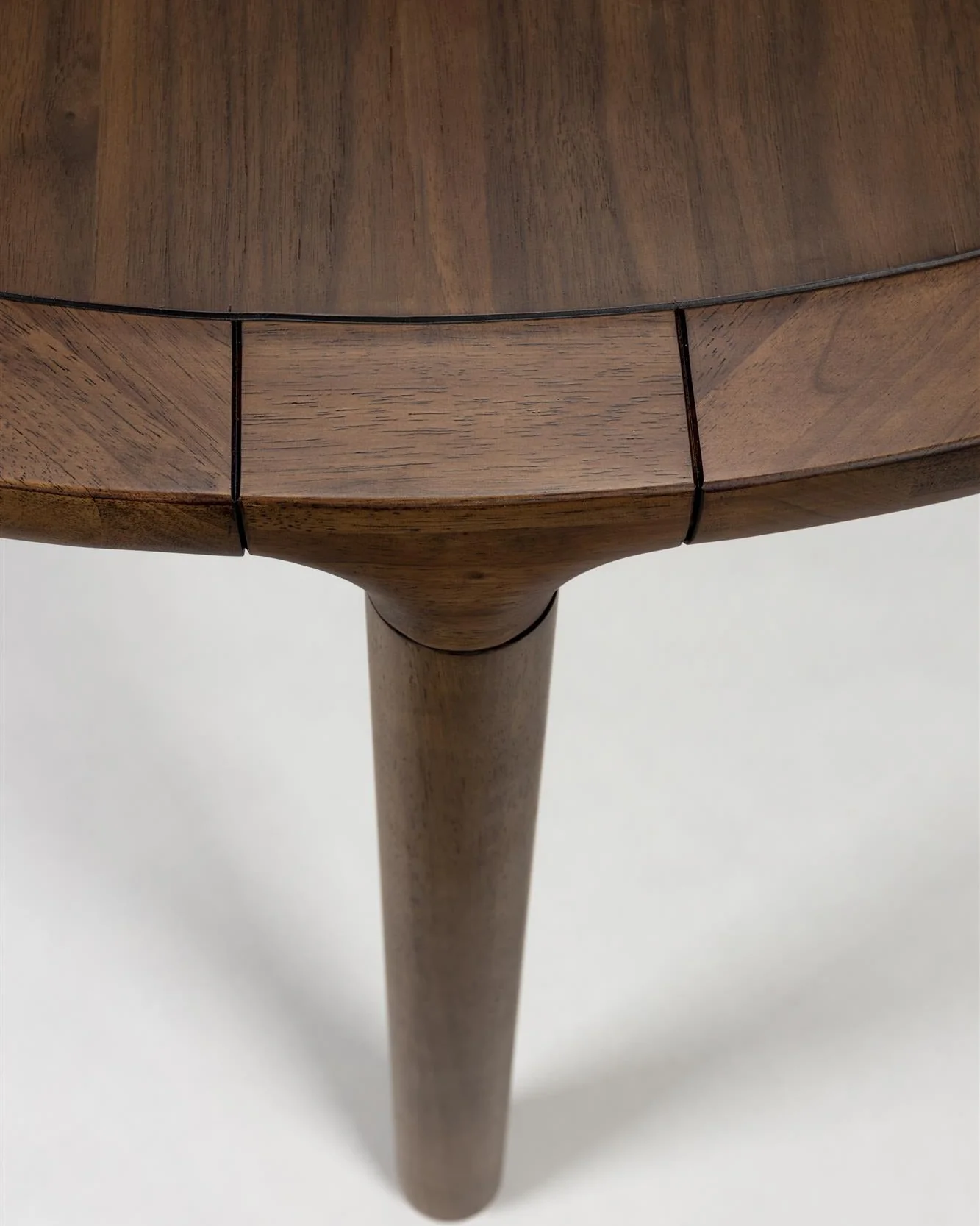 Dining Table Storm Round- Walnut - Image 3